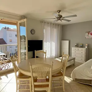https://les-locations-cinaureva.fr-provencehotel.com